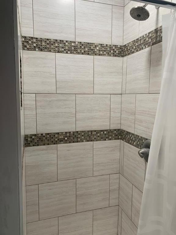 105 E Franklin St - Photo 5 of 10