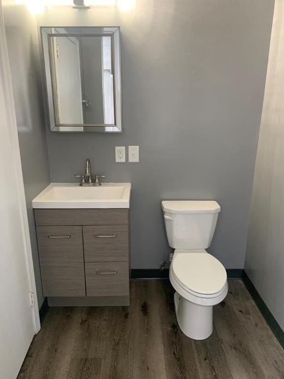 105 E Franklin St - Photo 7 of 10