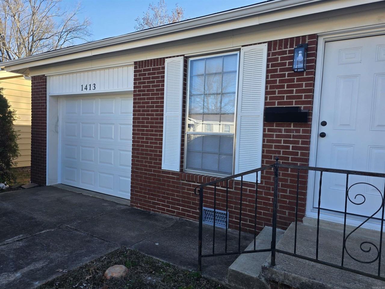 1413 Smithwick Dr - Photo 2 of 19