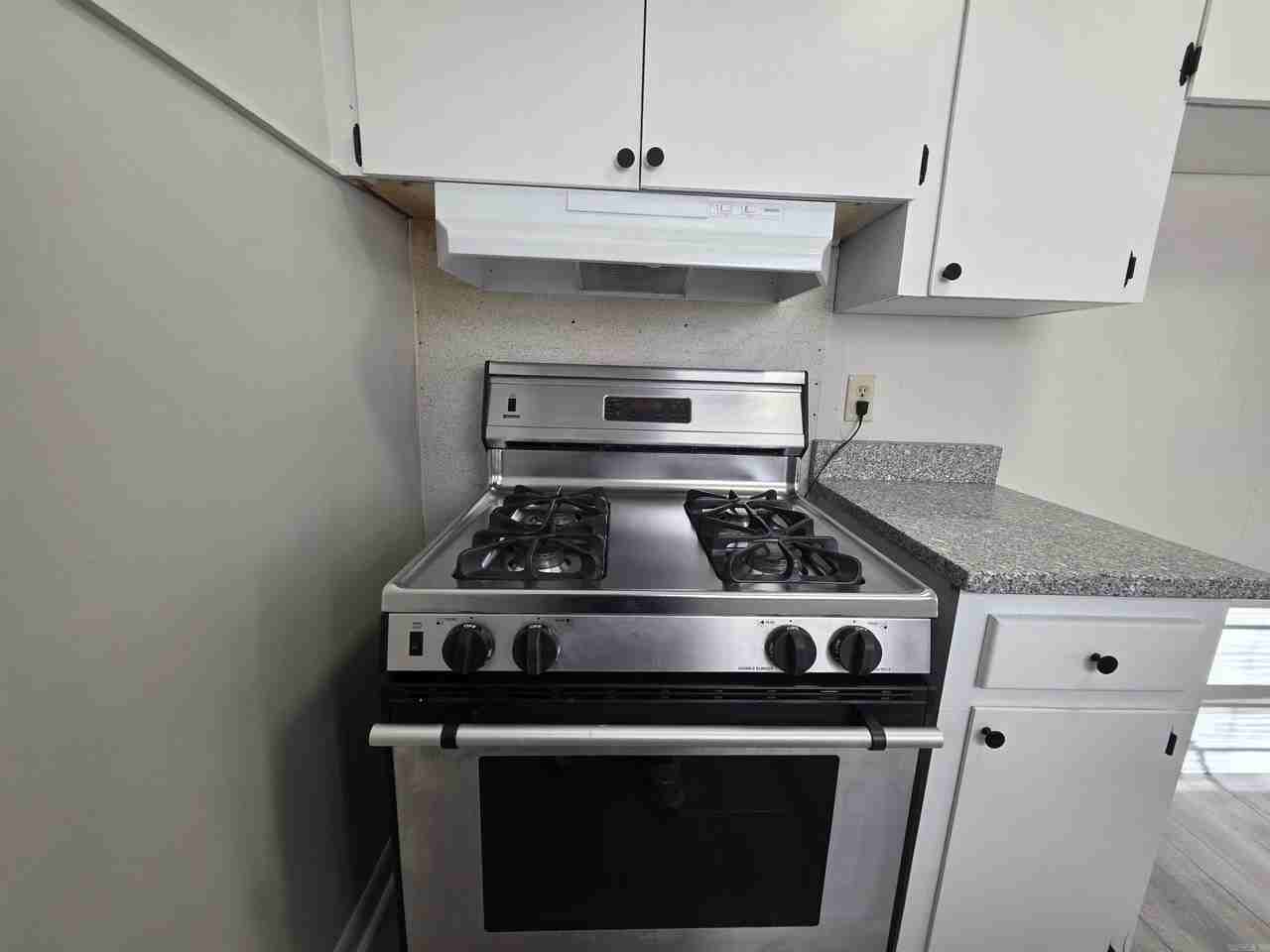 1413 Smithwick Dr - Photo 6 of 19