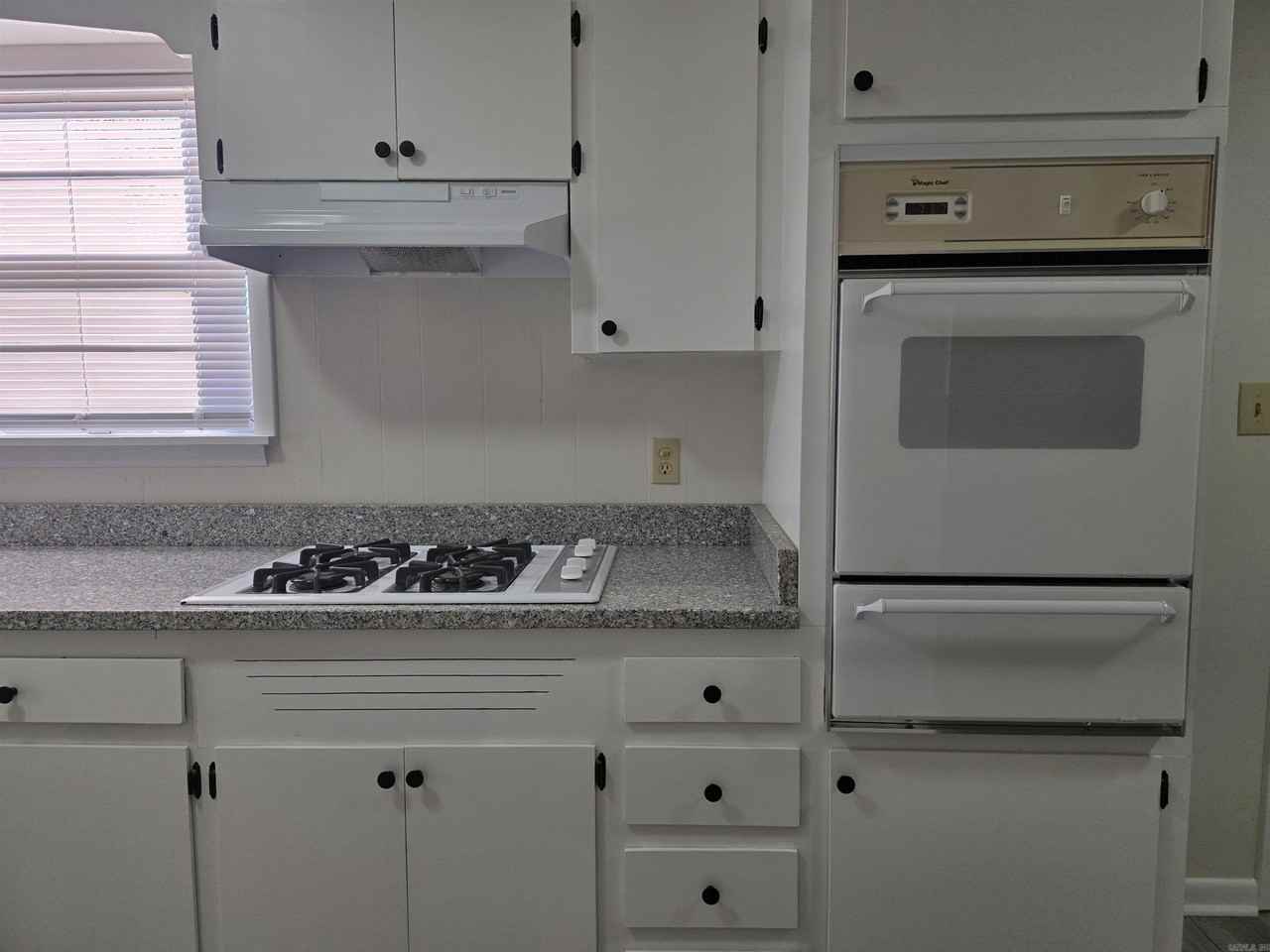 1411 Smithwick Dr - Photo 6 of 20