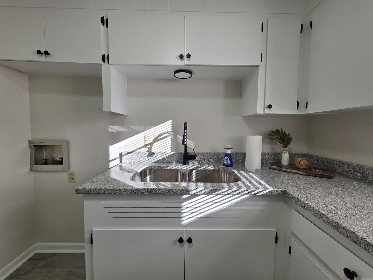 1411 Smithwick Dr - Photo 7 of 20