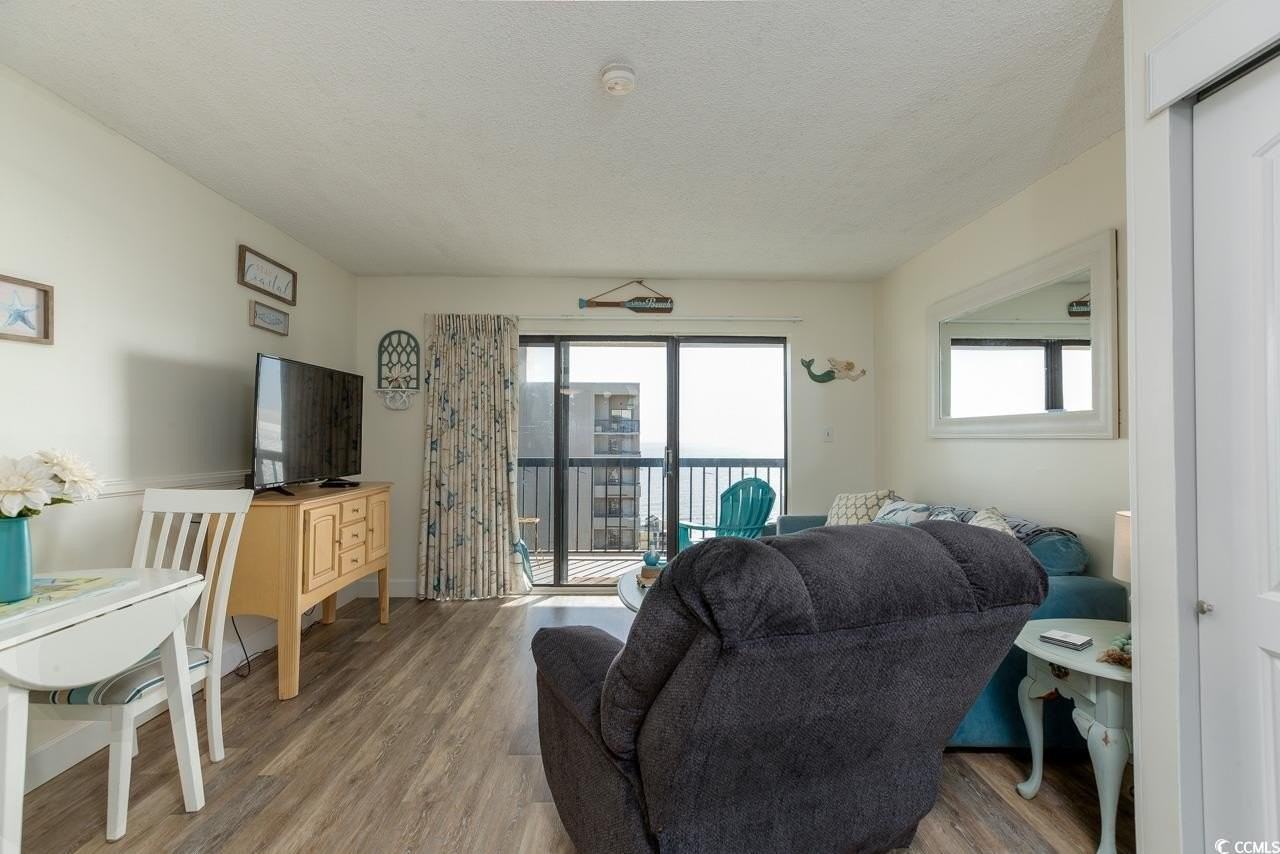 201 75th Ave N - Photo 2 of 17