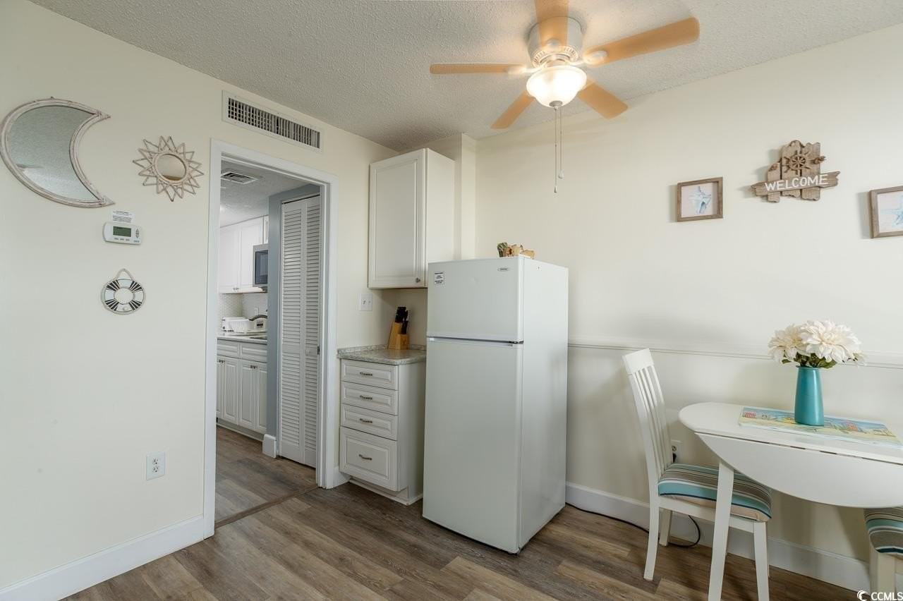 201 75th Ave N - Photo 5 of 17