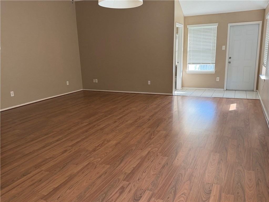 7942 Wolf Dr - Photo 3 of 11