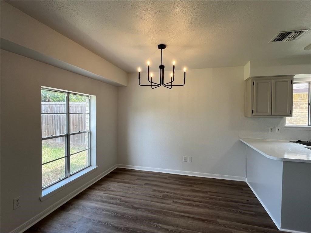 3406 Crestoak Dr - Photo 5 of 15