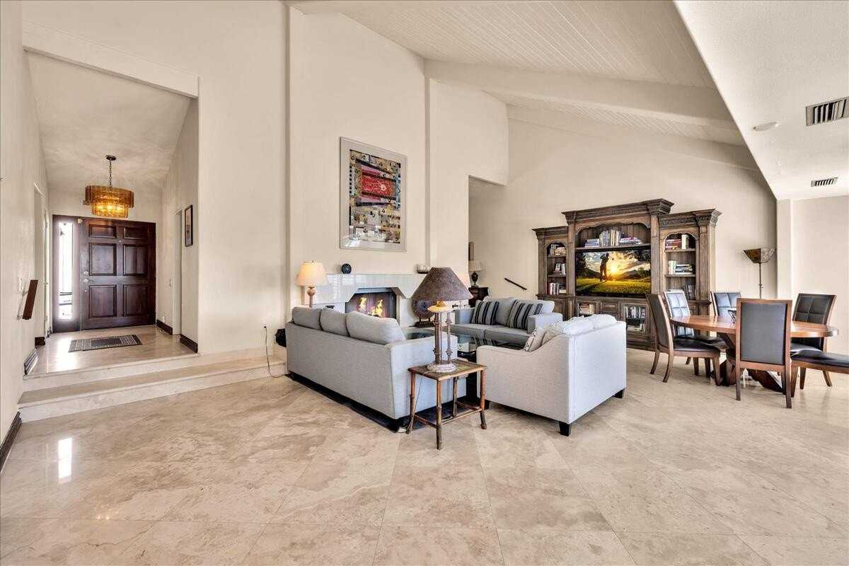 34820 Mission Hills Dr - Photo 5 of 36