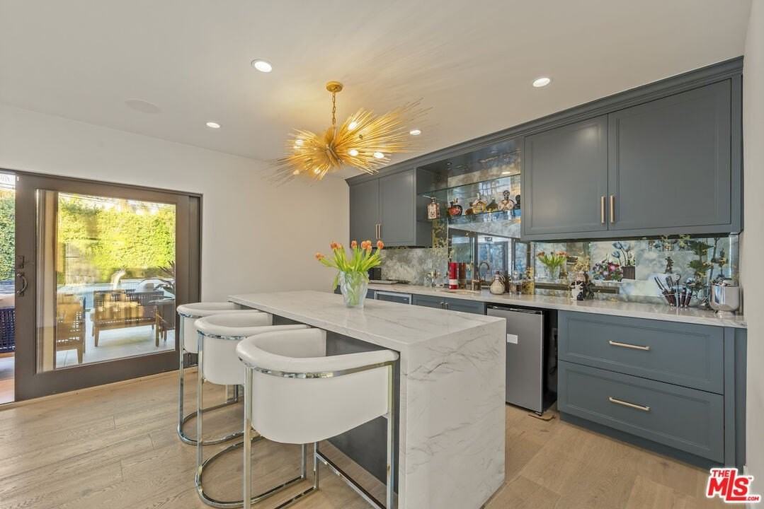 520 N Bedford Dr - Photo 7 of 19