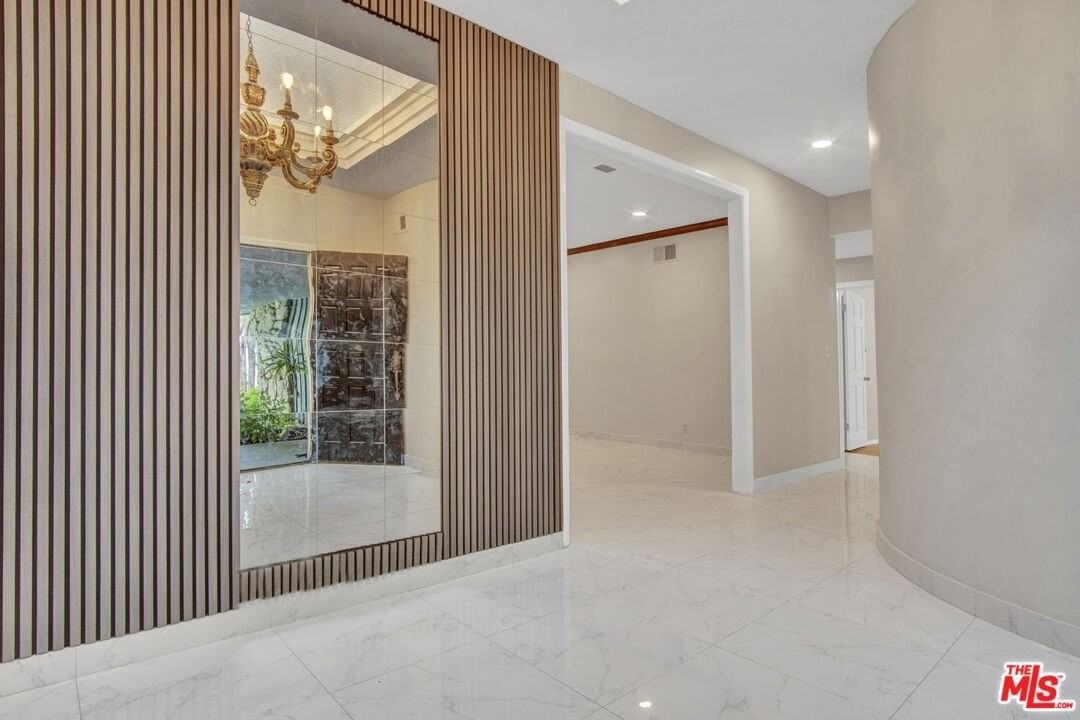 11410 Canton Dr - Photo 3 of 28