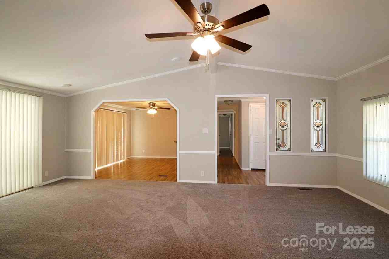 1148 Southwood Dr - Photo 3 of 27
