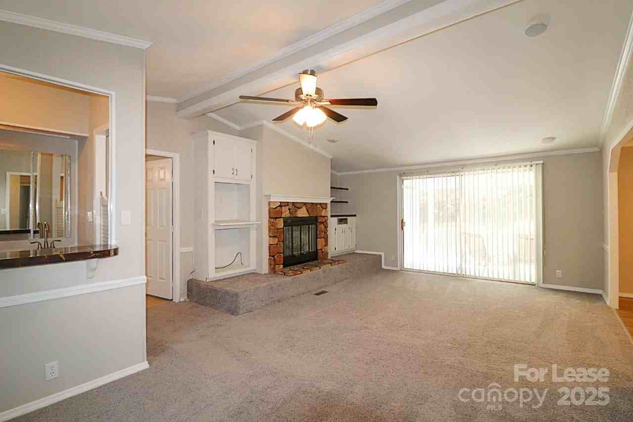 1148 Southwood Dr - Photo 5 of 27