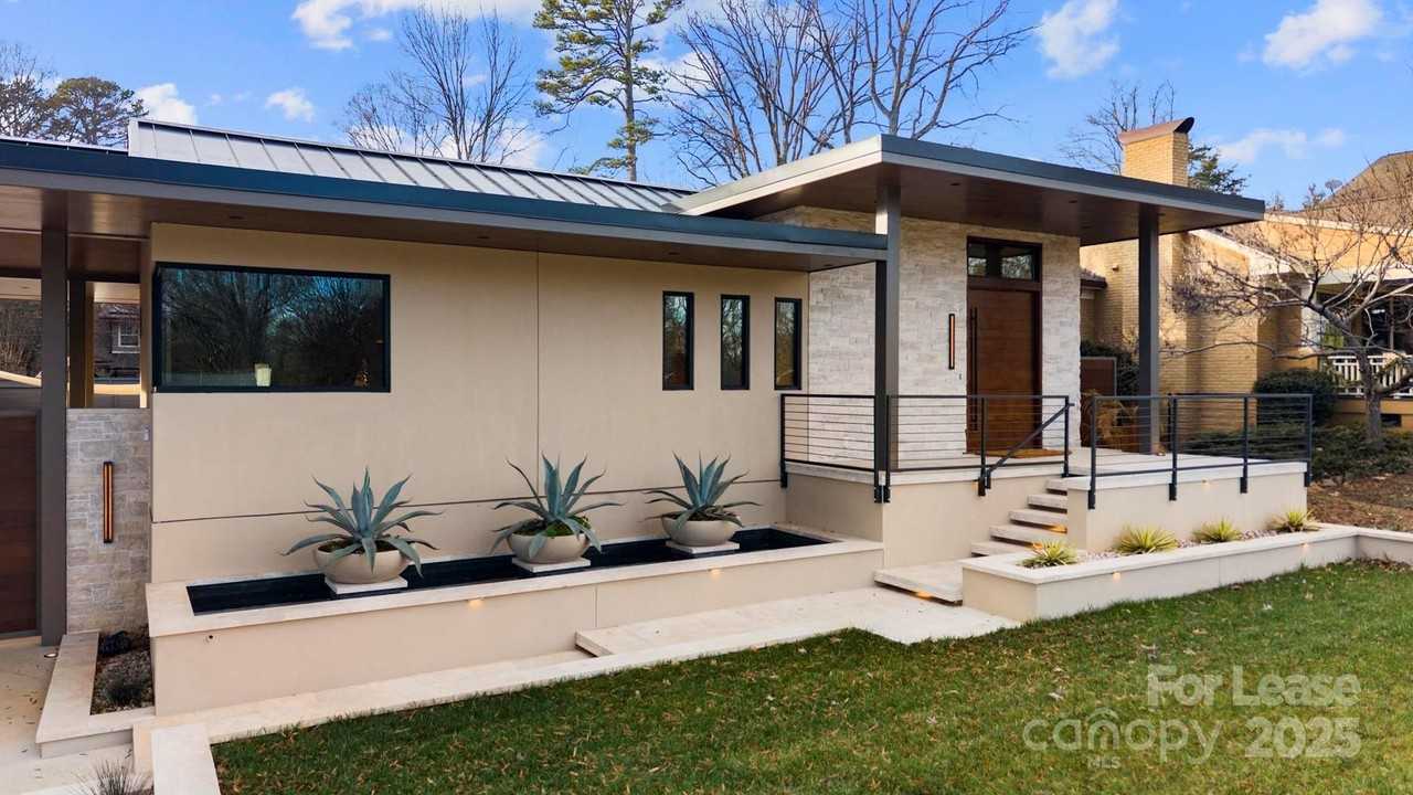 1709 Dearmon Dr - Photo 2 of 48