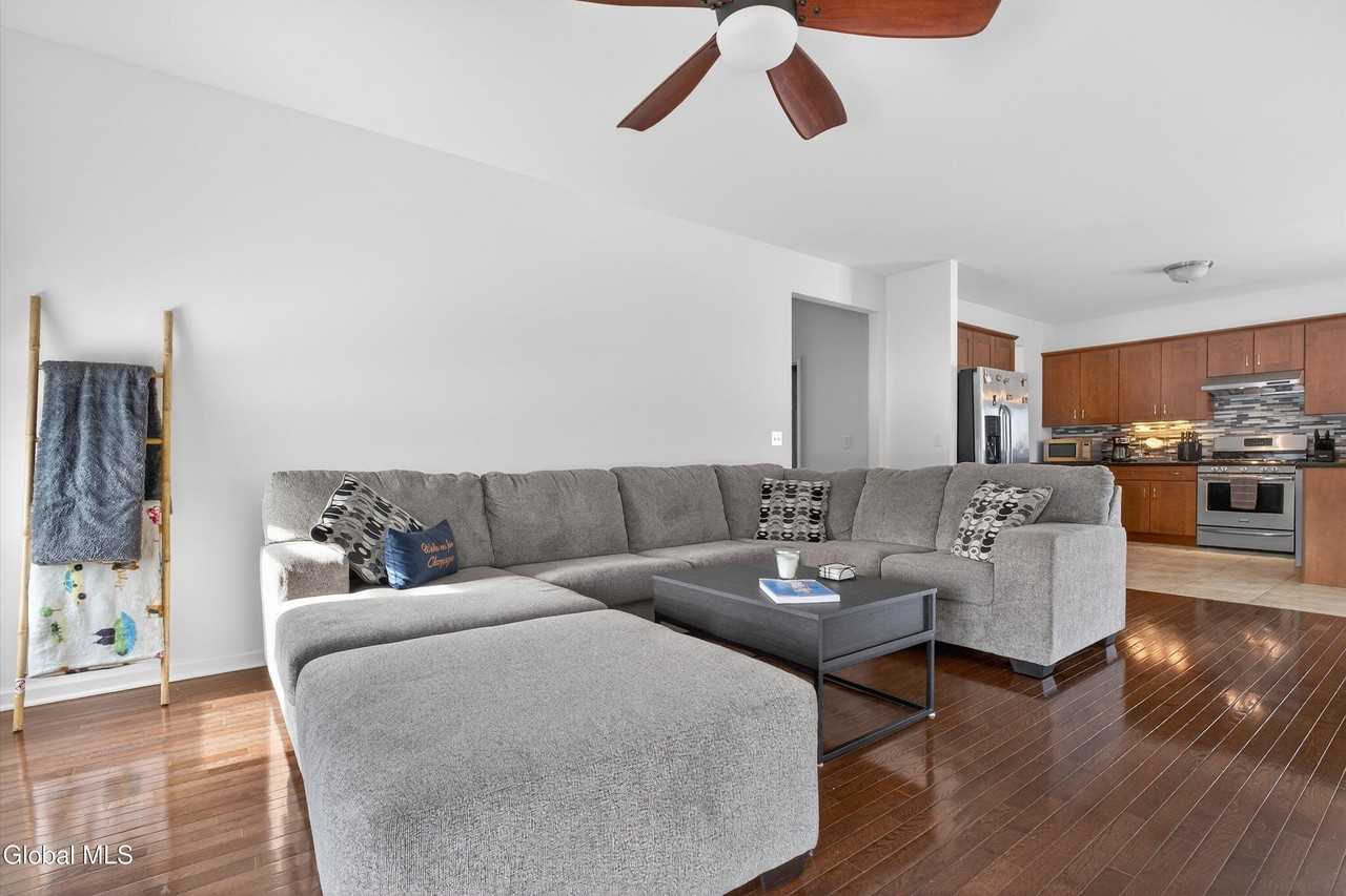 8 Coronado Way - Photo 5 of 45