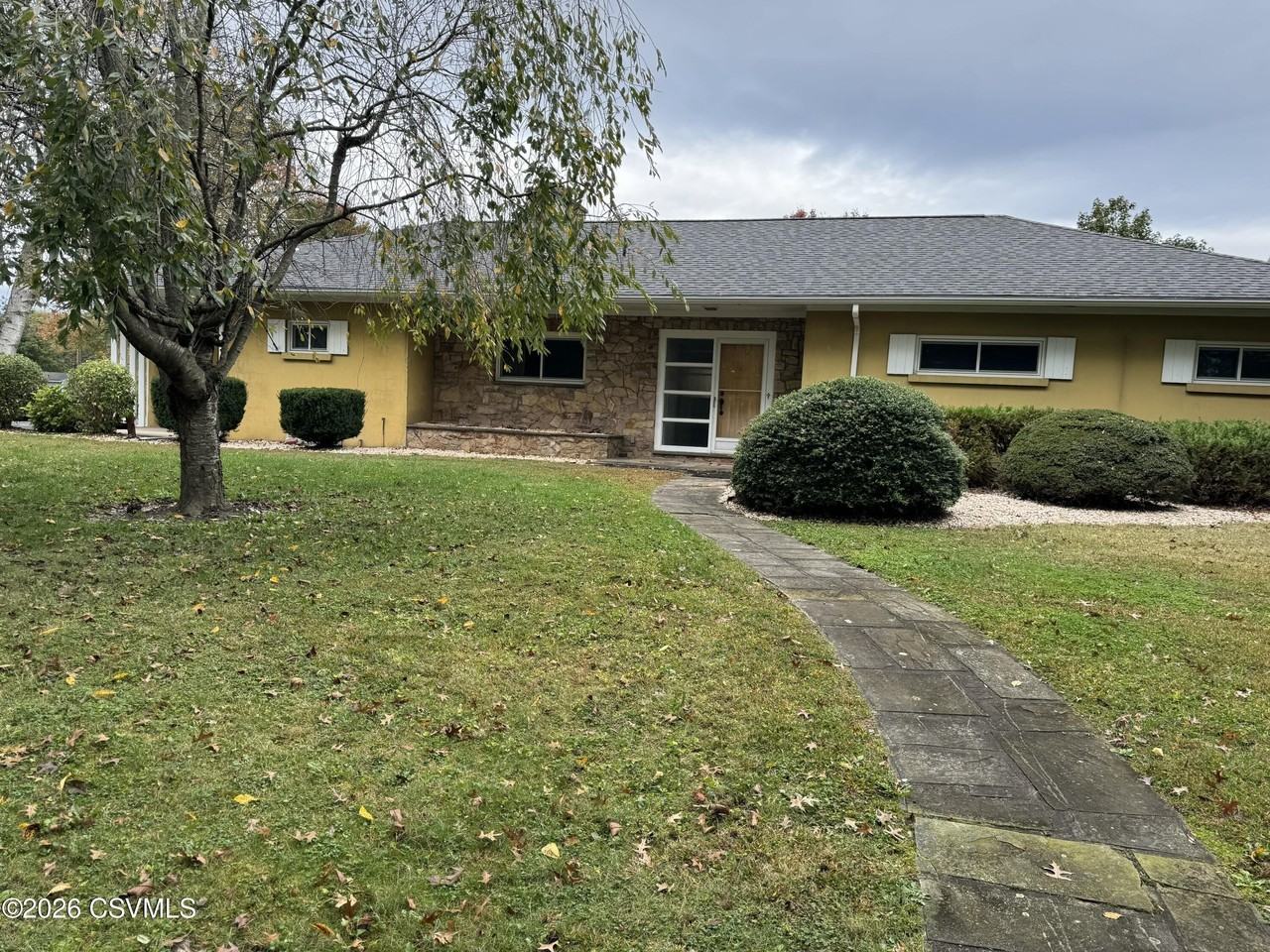 643 Upper Market St - Photo 3 of 33