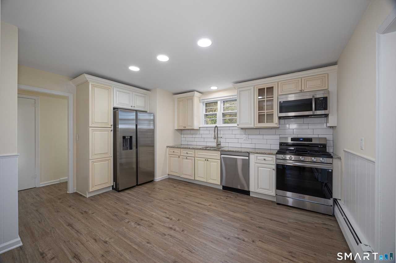 55 Glendale Rd - Photo 7 of 25