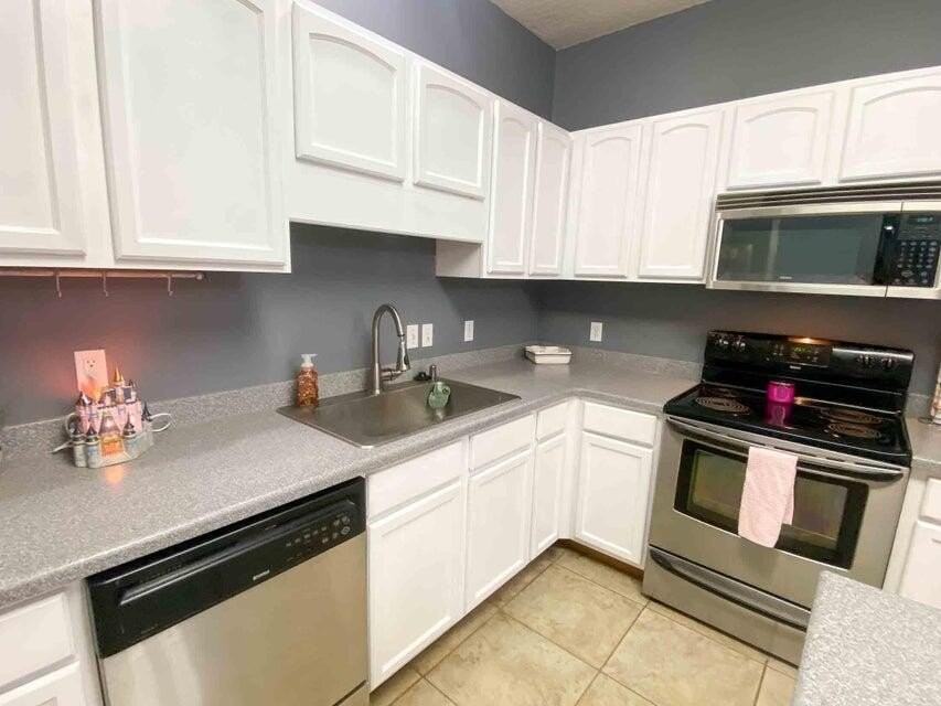 116 Dolphin Rd - Photo 4 of 13