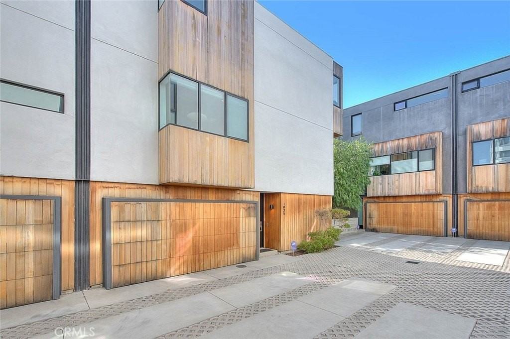 1825 N Kenmore Ave - Photo 2 of 50