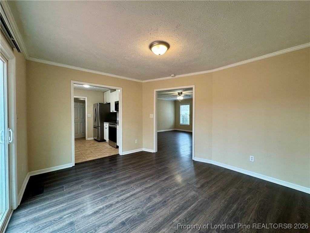 7031 Calamar Dr - Photo 6 of 23