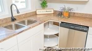 112 Brookwood Ave - Photo 3 of 10