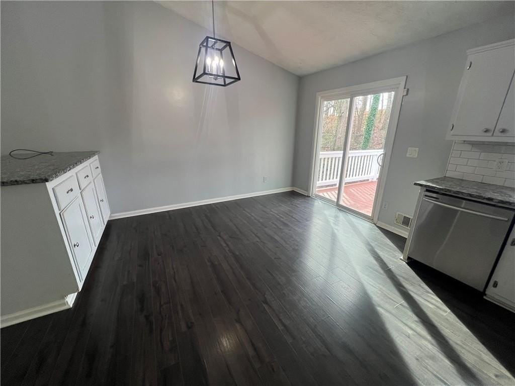 5568 Elderberry Ln - Photo 5 of 24