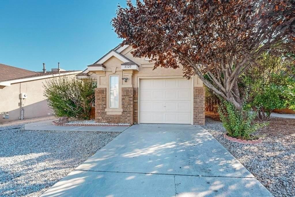 8320 Springcroft Rd Nw - Photo 4 of 39