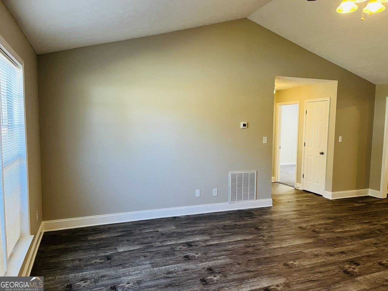 2890 Garnet Way - Photo 3 of 29