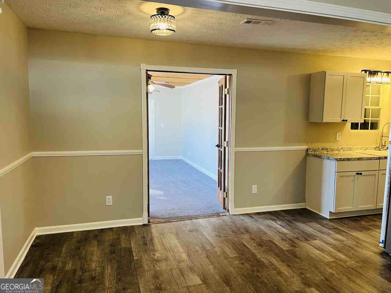 2890 Garnet Way - Photo 7 of 29