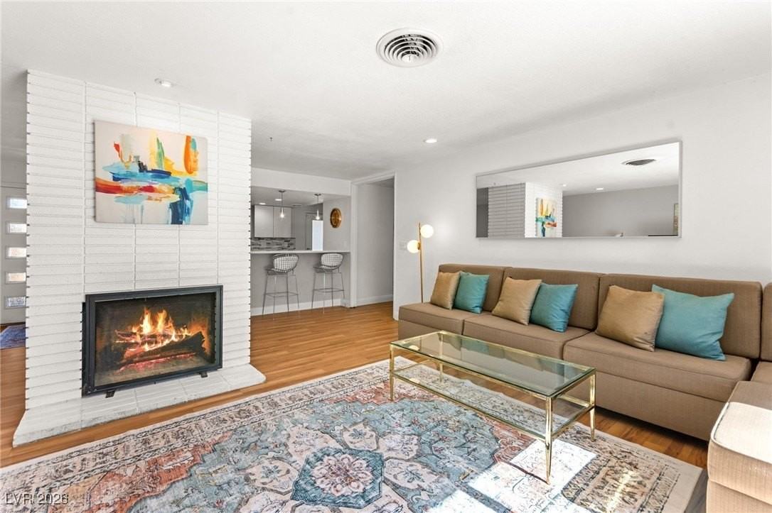 1531 Commanche Dr - Photo 3 of 50