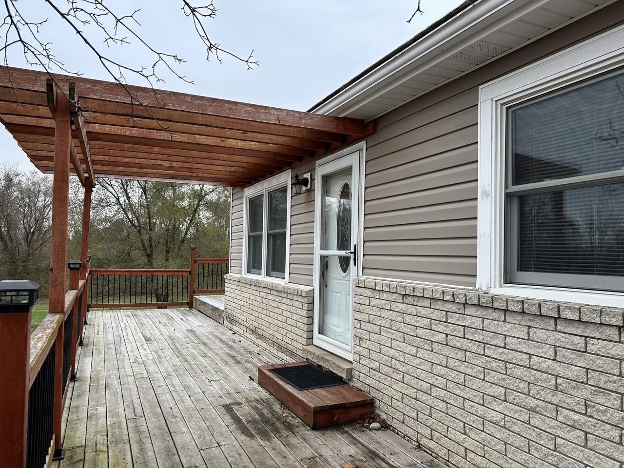 8120 Gregory Rd - Photo 2 of 23