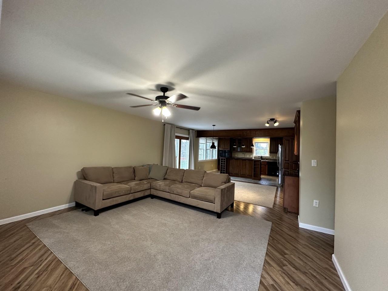 8120 Gregory Rd - Photo 7 of 23