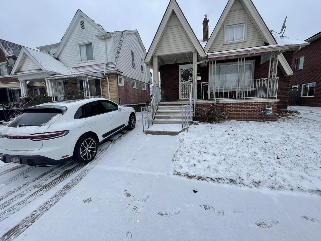 6025 Ternes St - Photo 2 of 36