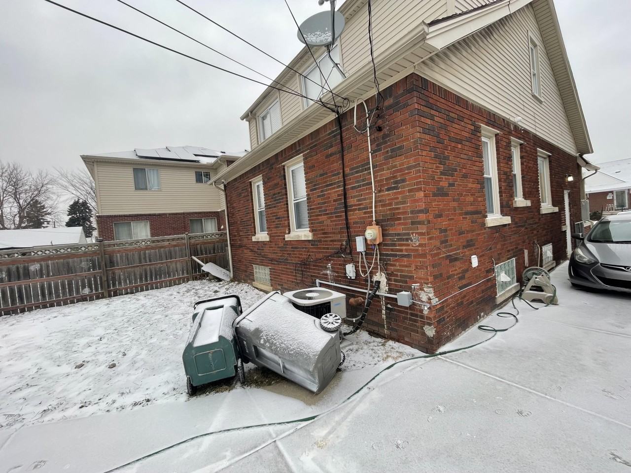 6025 Ternes St - Photo 5 of 36