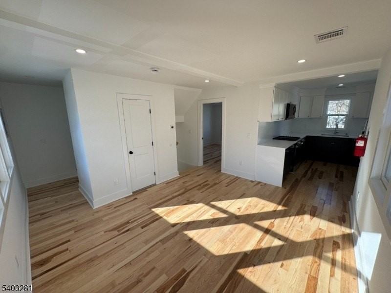 11 Cleveland St #B - Photo 6 of 19