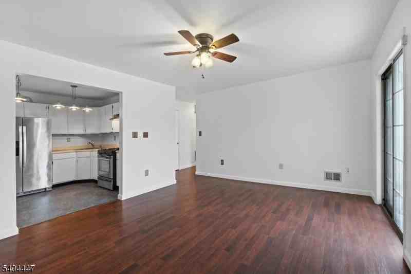 12 Kingston Run - Photo 4 of 22