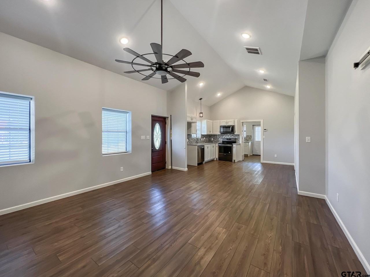 11510 Kitty Hawk Dr - Photo 3 of 21