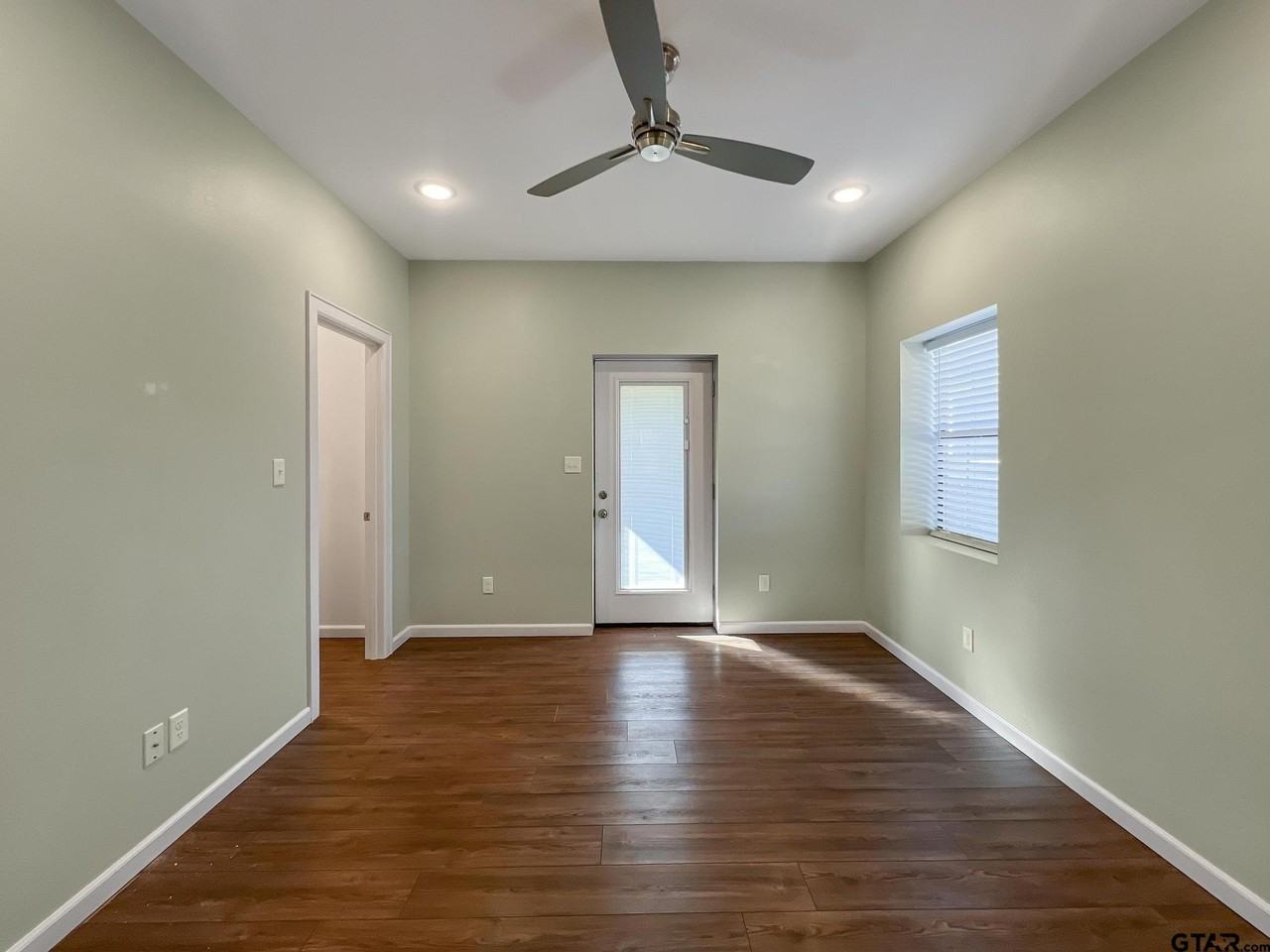 11510 Kitty Hawk Dr - Photo 6 of 21