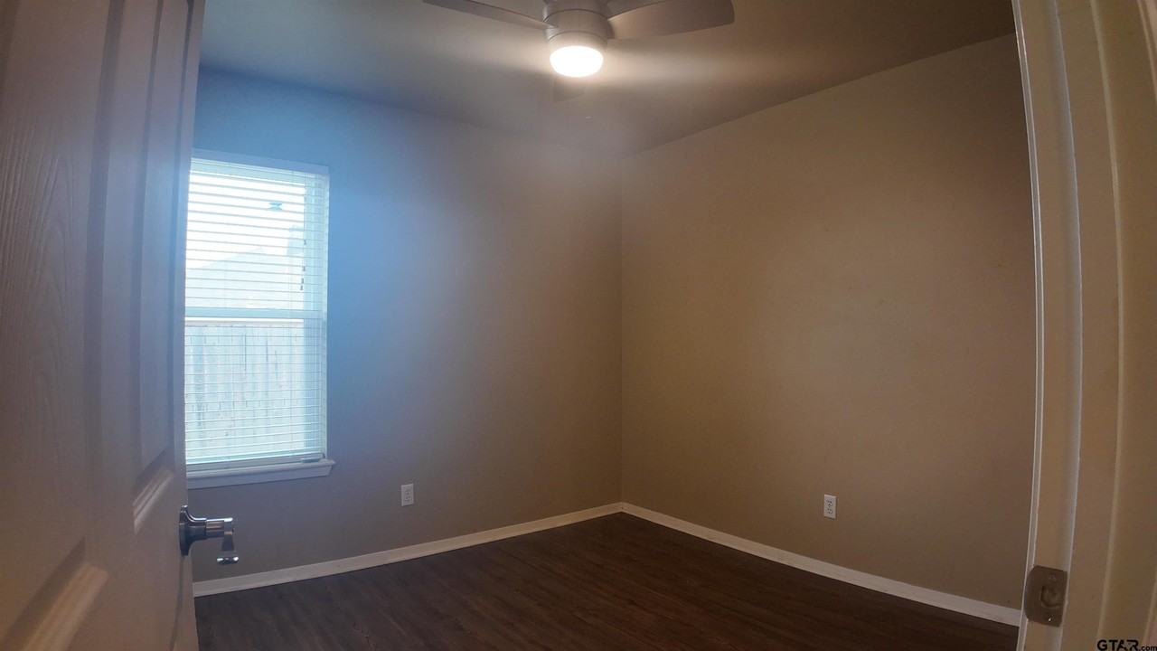 1108 Woodlands Park Dr - Photo 4 of 14