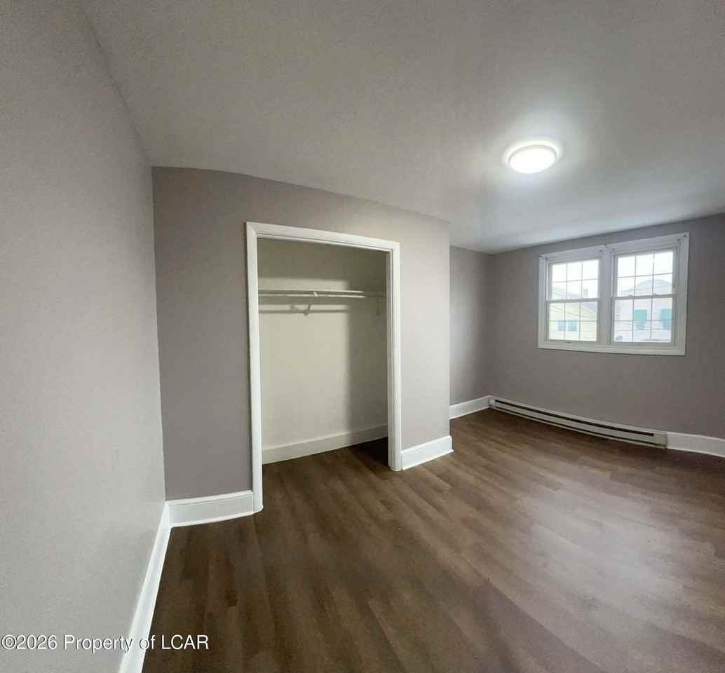 98 Pine St - Photo 6 of 10