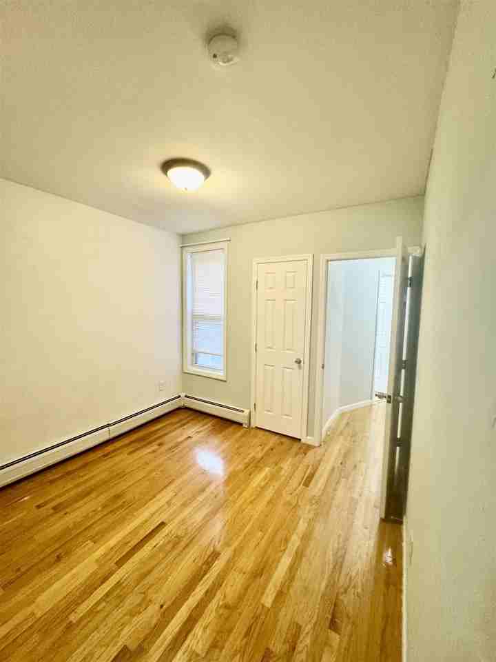 53 Washburn St #3L - Photo 5 of 8