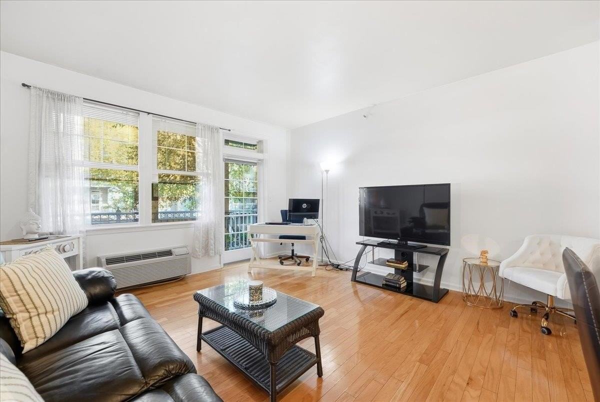 4 Constellation Pl #202 - Photo 6 of 45