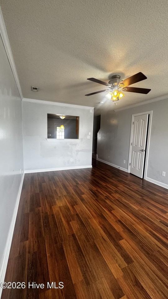 504 Streamwood Dr - Photo 2 of 16