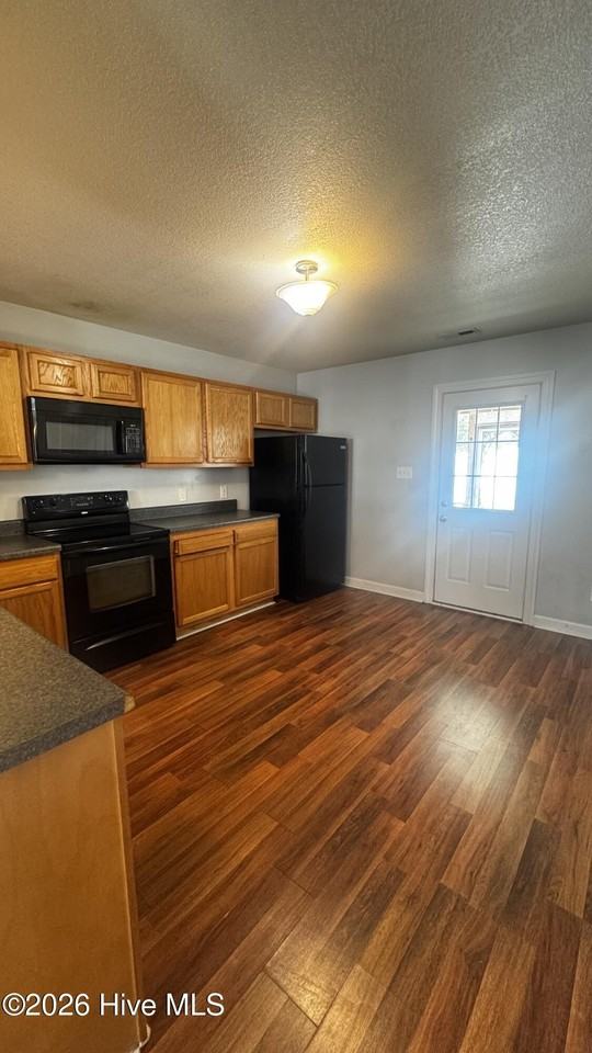 504 Streamwood Dr - Photo 5 of 16