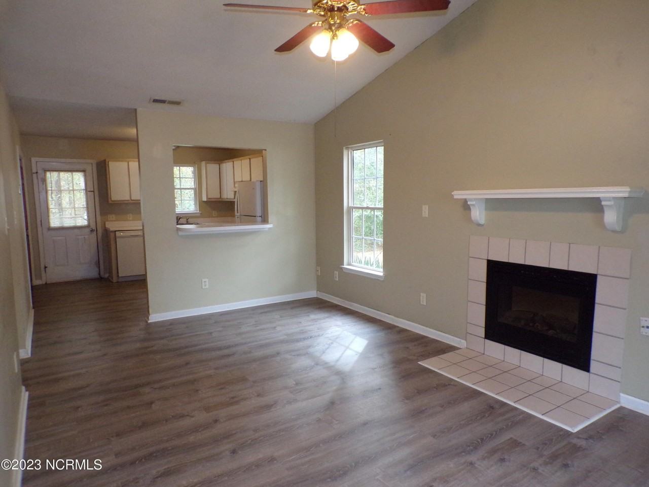 890 W Pueblo Dr - Photo 3 of 23