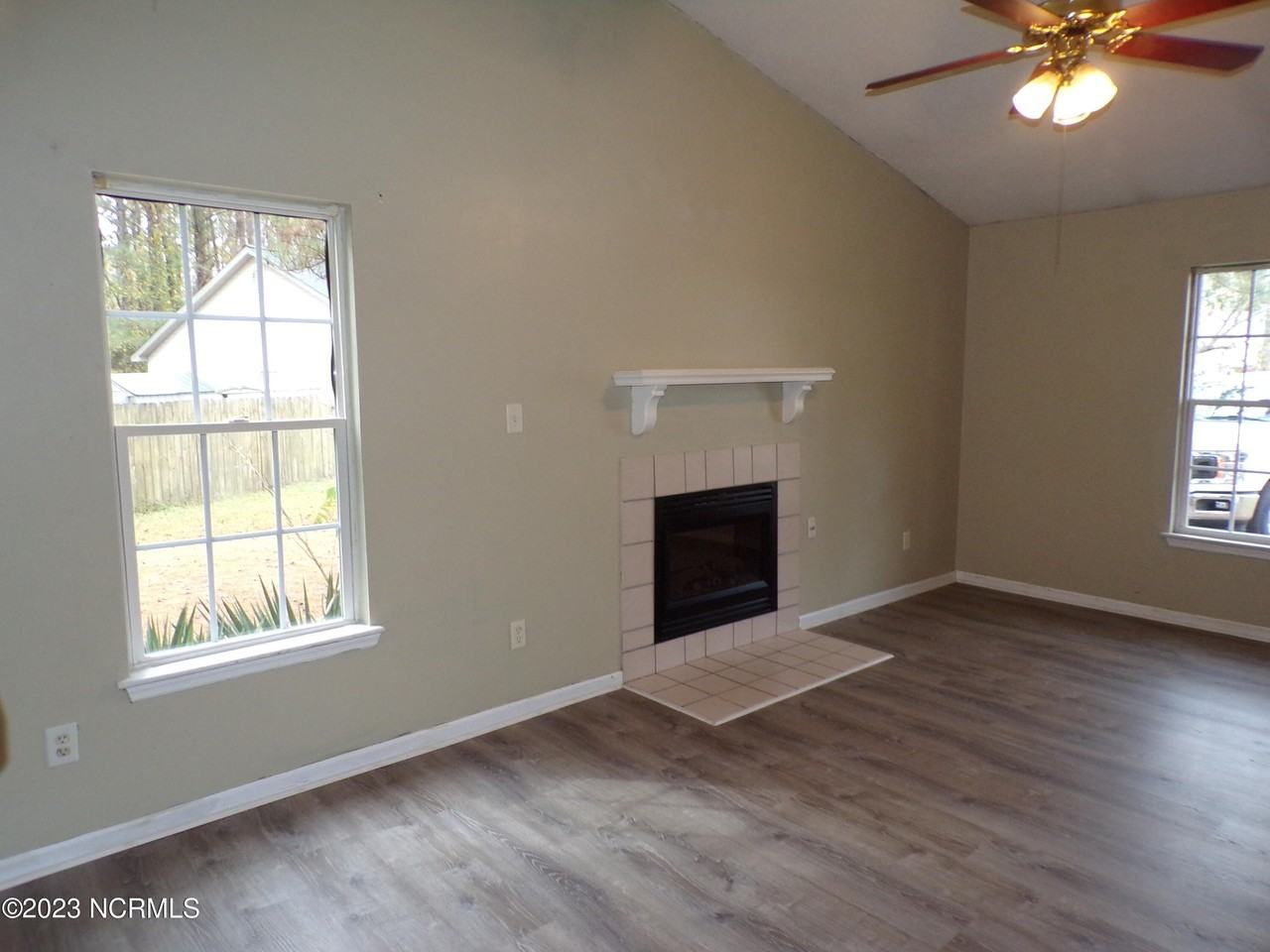 890 W Pueblo Dr - Photo 5 of 23