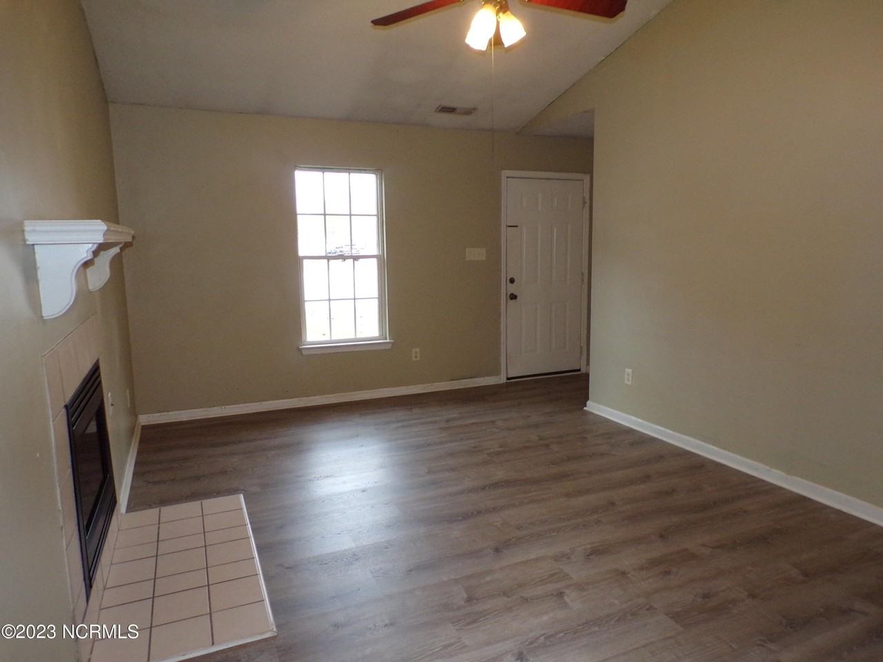 890 W Pueblo Dr - Photo 6 of 23