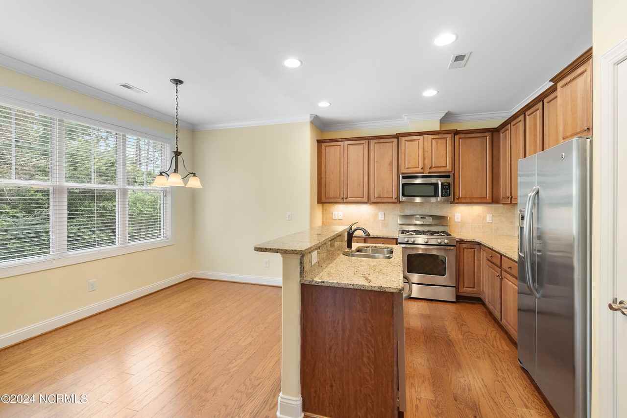 4175 Skeffington Ct - Photo 3 of 29