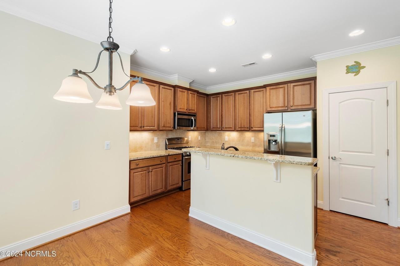 4175 Skeffington Ct - Photo 4 of 29