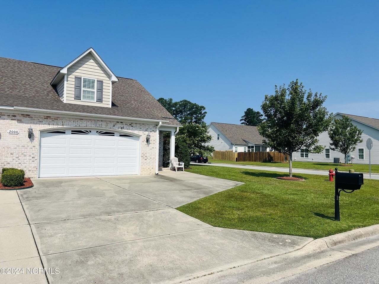 2000 Leighton Dr Unit B #B - Photo 2 of 29