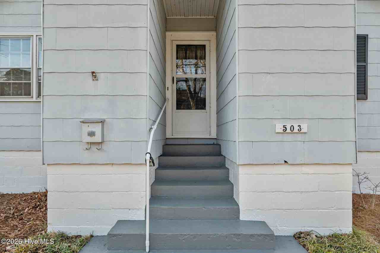 503 E 5th St - Photo 5 of 47