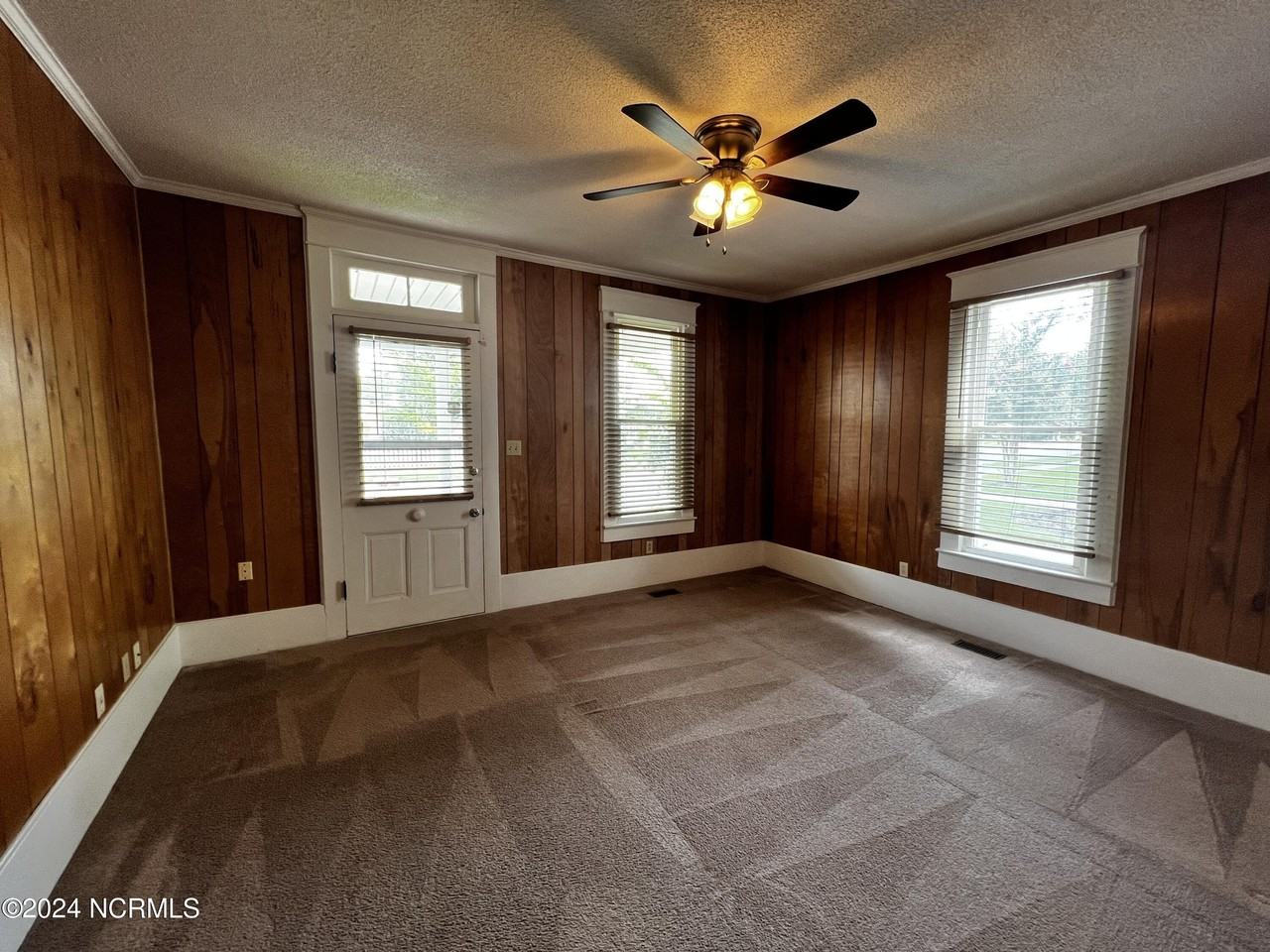 219 N Church St Unit A #A - Photo 2 of 9